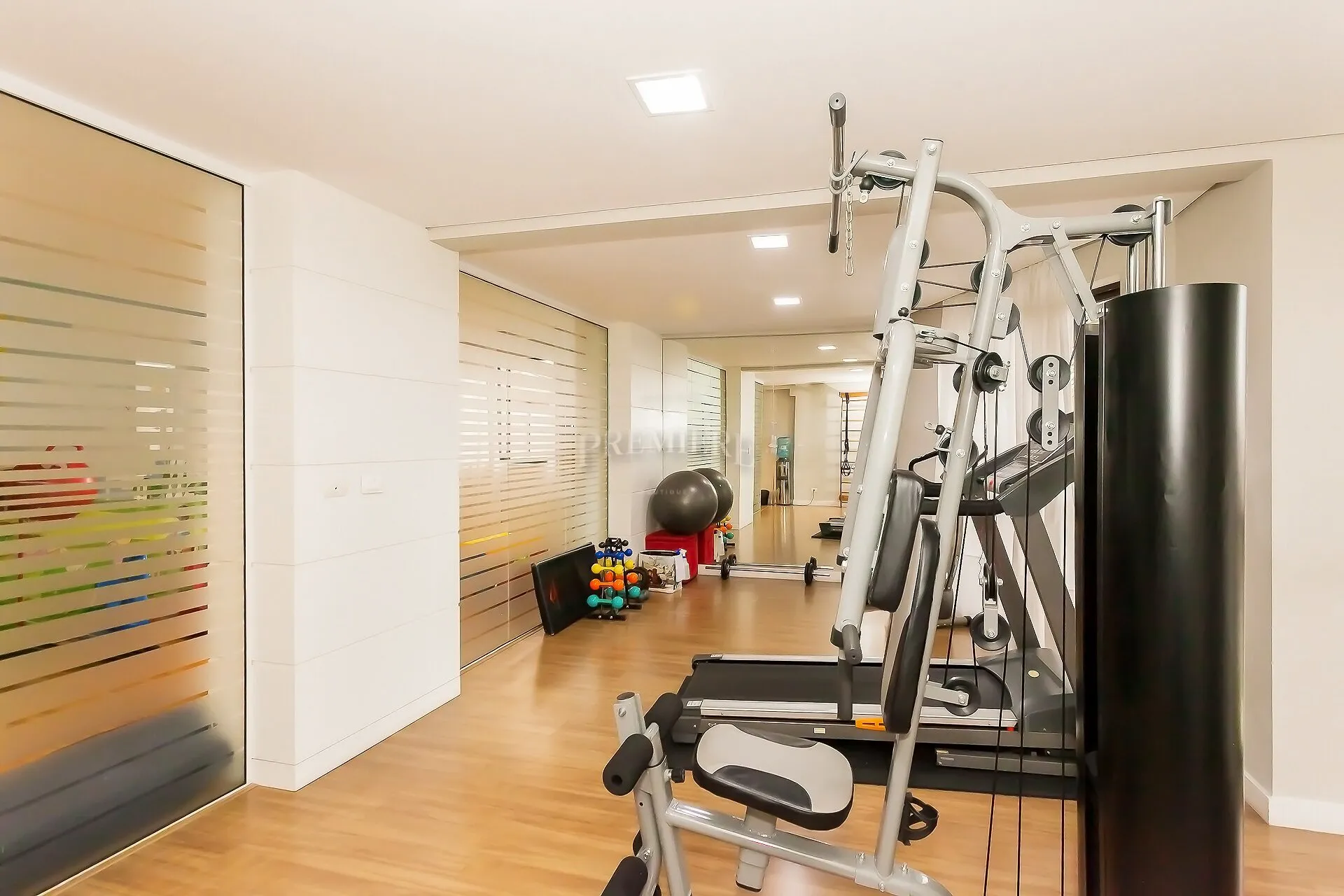 3-bedroom 180 m² apartment with 2 parking spots and garden — photo 34