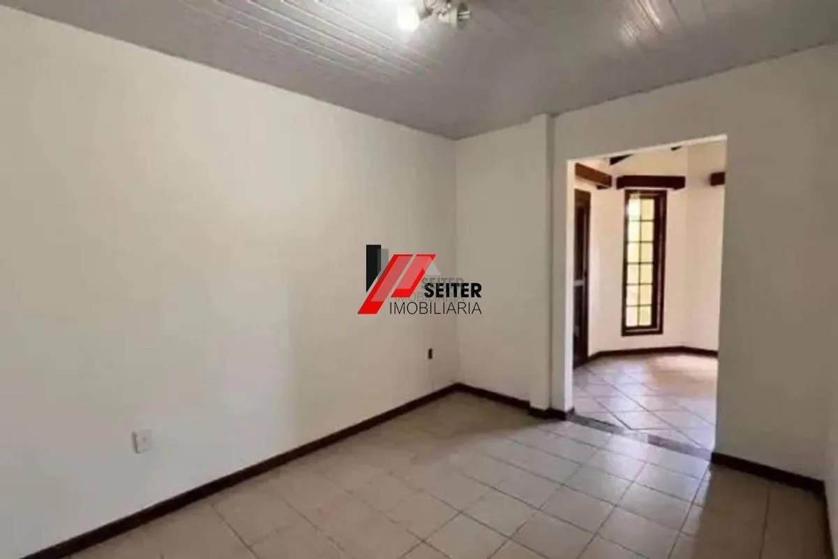 House with 3 bedrooms, 2 en-suites, 5 bathrooms — photo 13