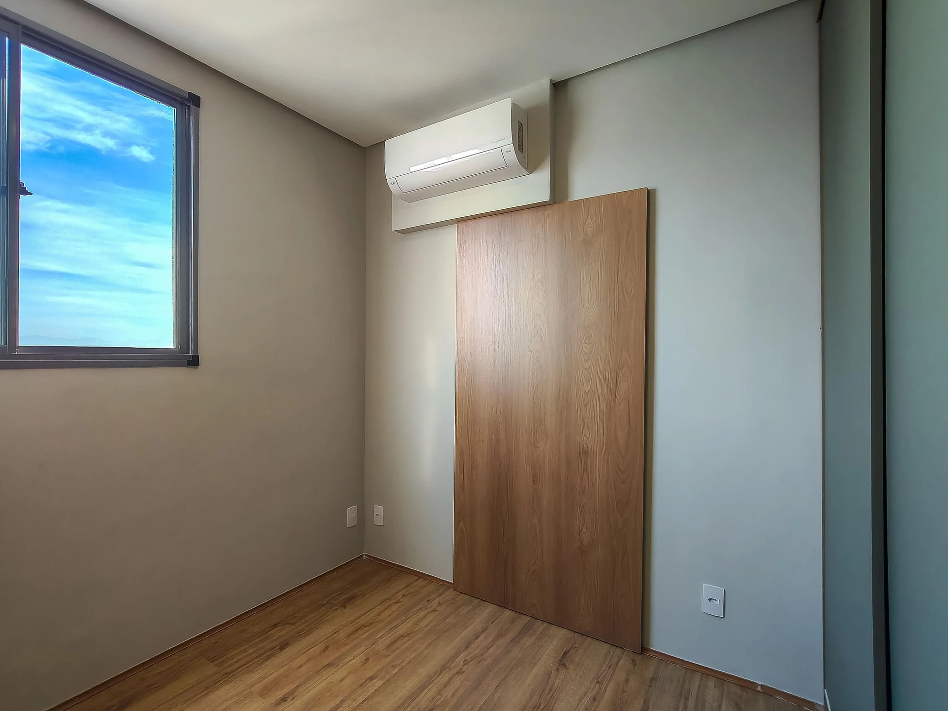 2-bedroom apartment in a building with a sauna — photo 44