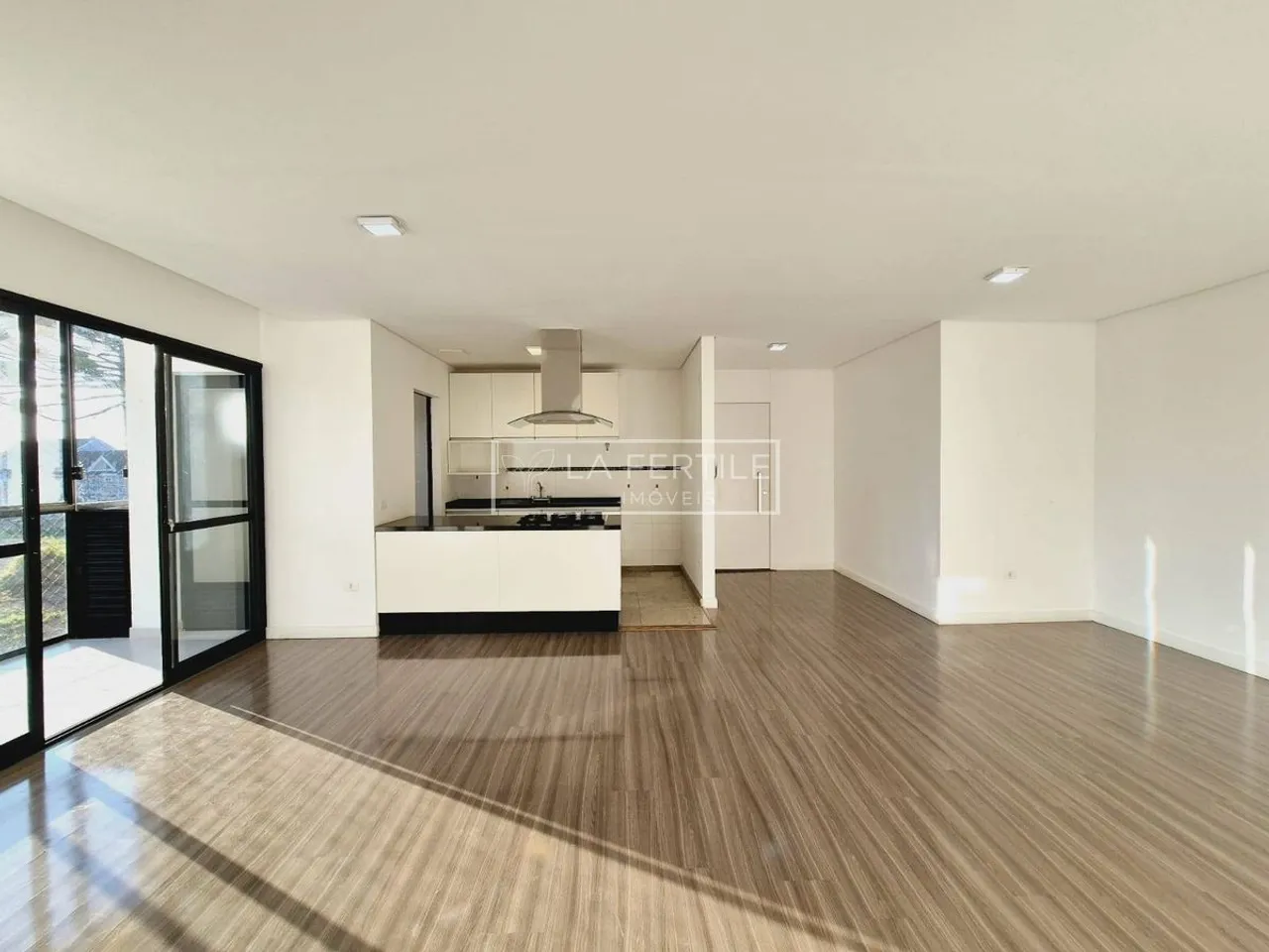 115 m² apartment with 2 bedrooms and an open-plan kitchen — photo 7