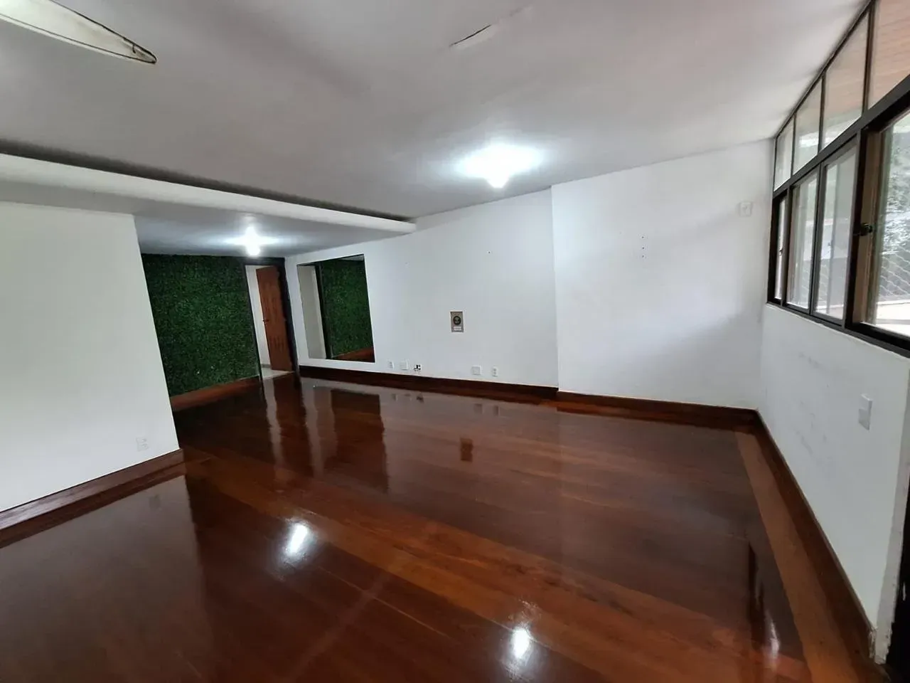 Apartamento sem mobília com 3 quartos e varanda — photo 12