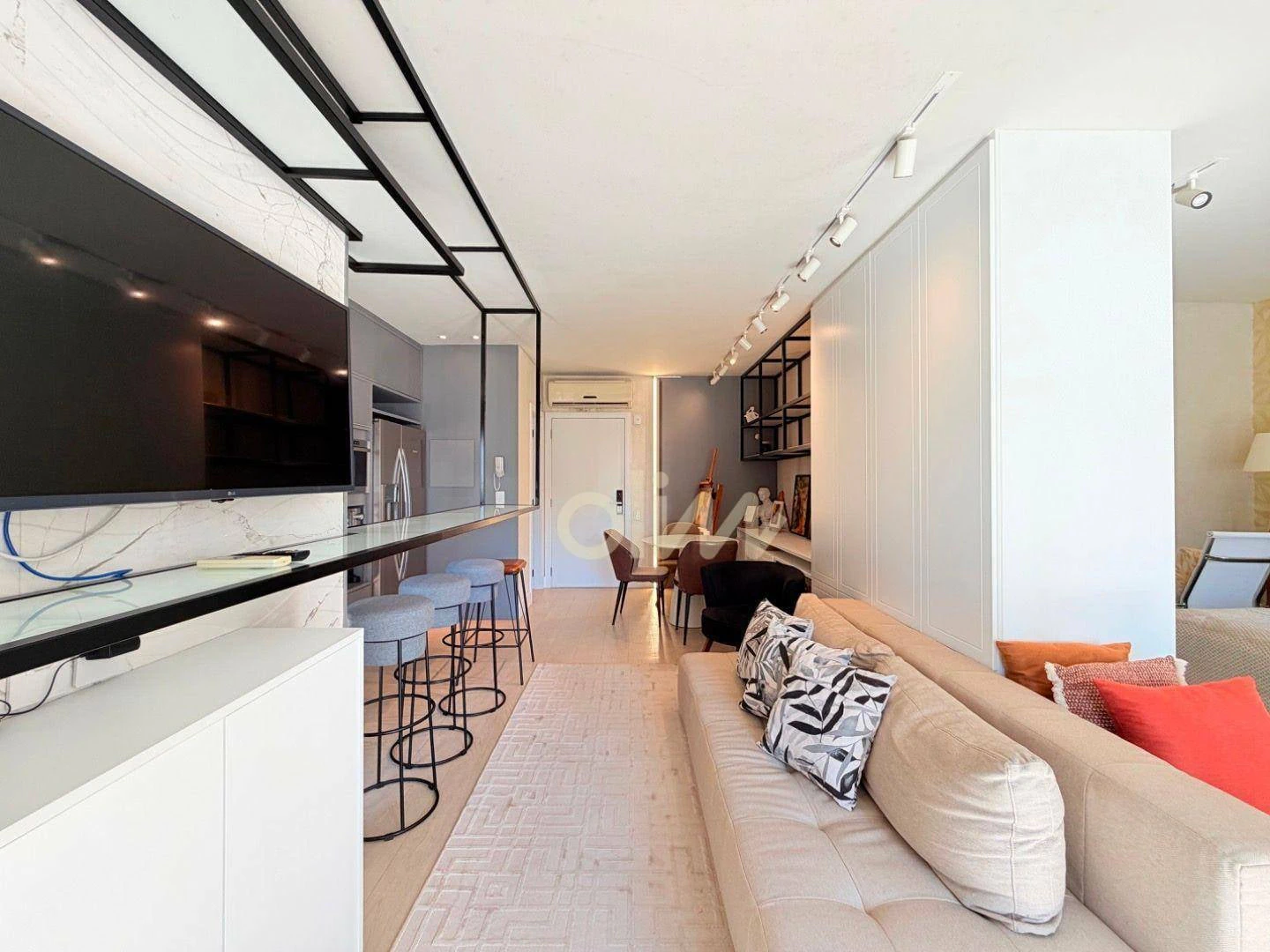 Furnished studio with 1 bedroom and open-plan kitchen 57 m²