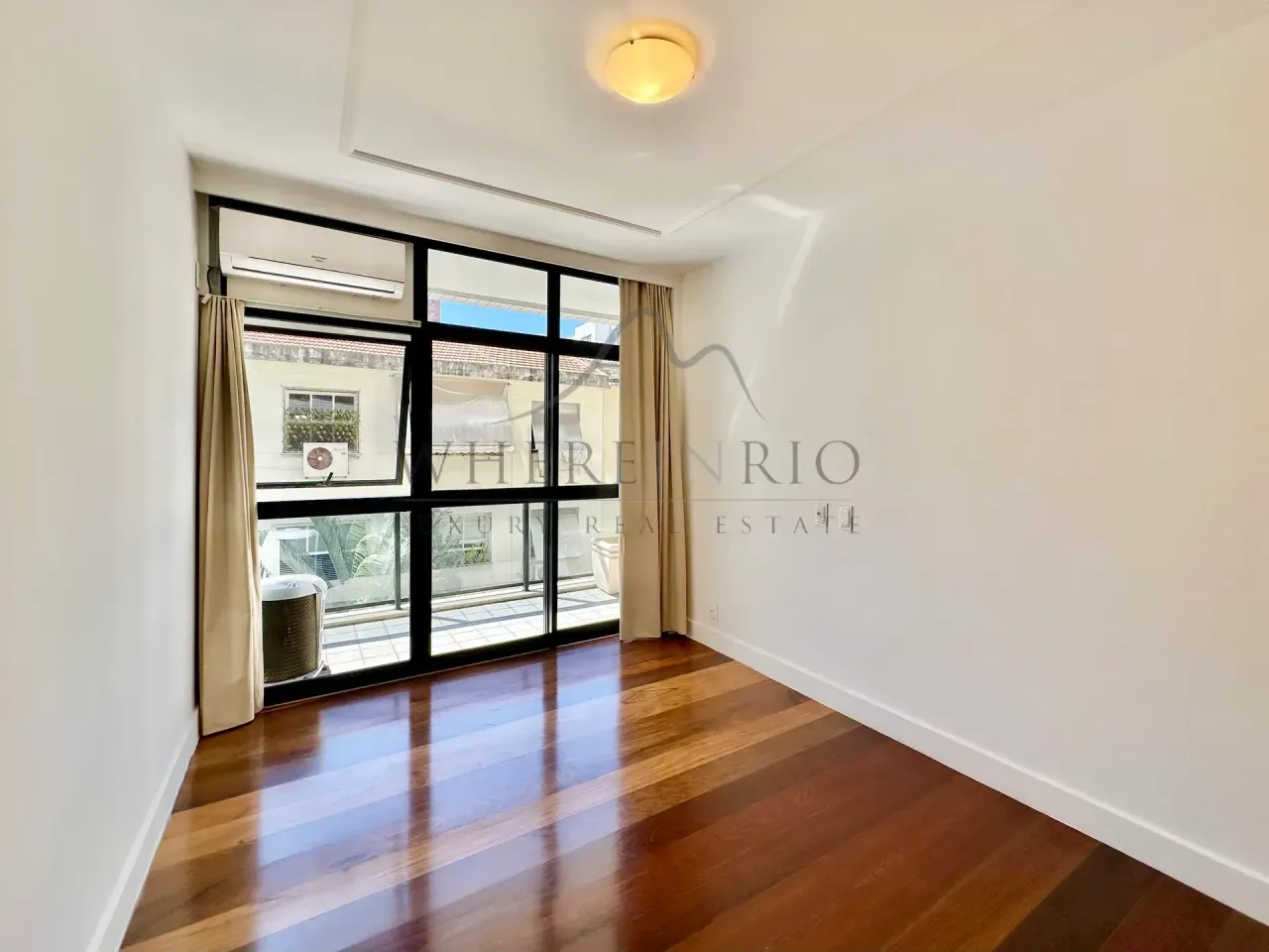 Apartment with air conditioning and 4 bedrooms — photo 5