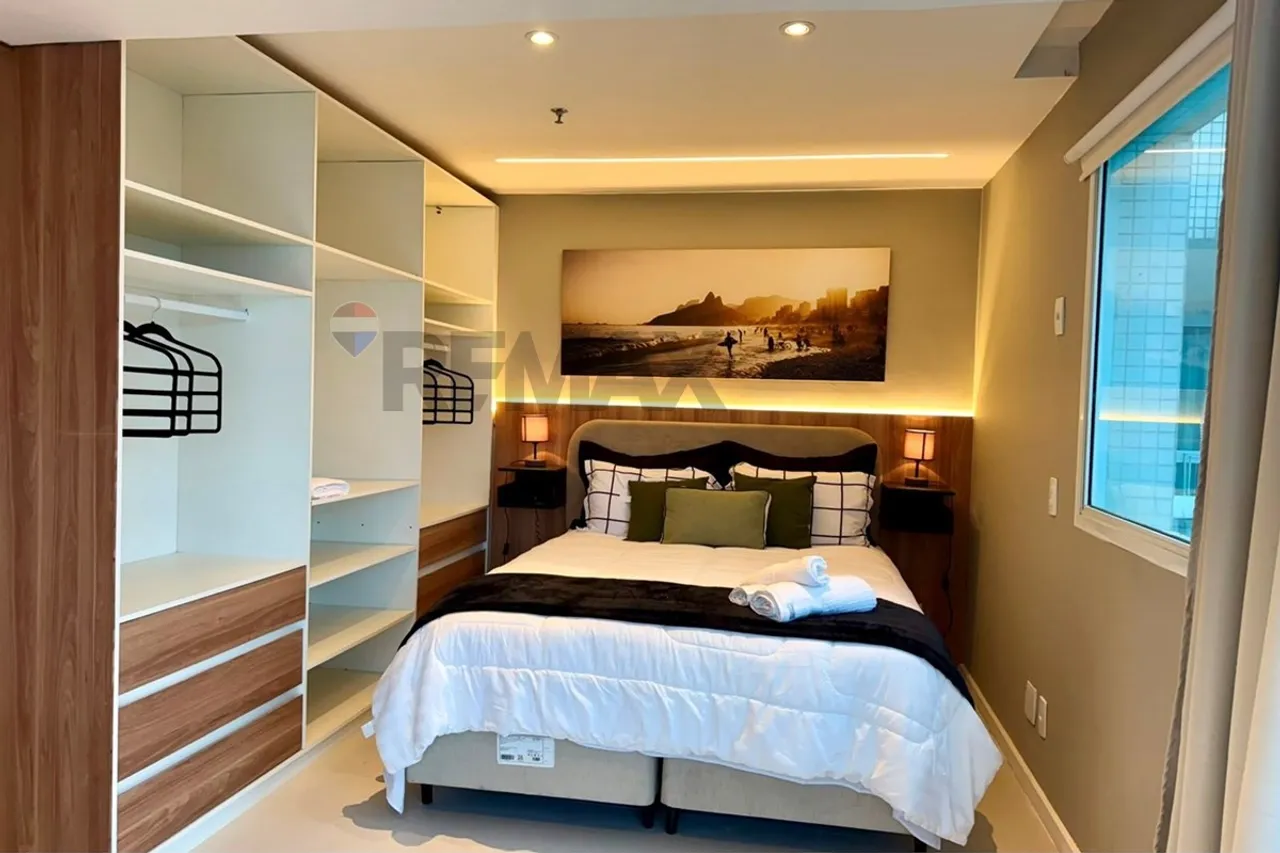 Furnished 1-bedroom apartment with open-plan kitchen — photo 4
