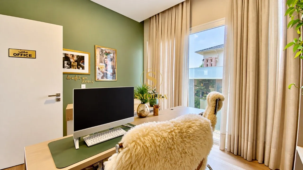 5-bedroom house with floor-to-ceiling windows — photo 31