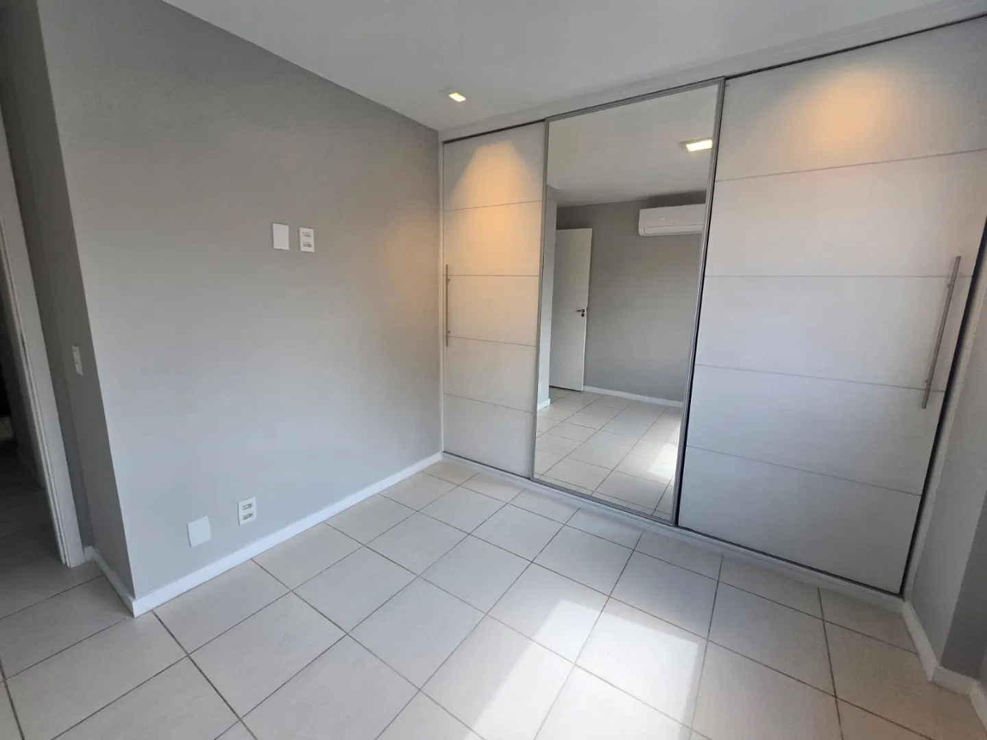 Мебльована квартира 65 м² з 2 спальнями і 1 паркомісцем — photo 22