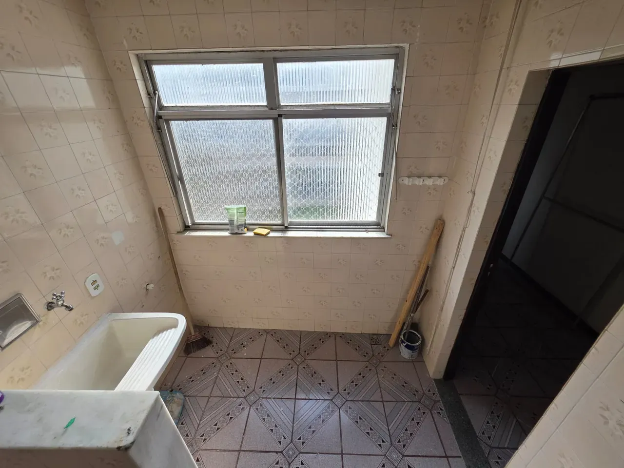 2-bedroom apartment with a mountain view — photo 29