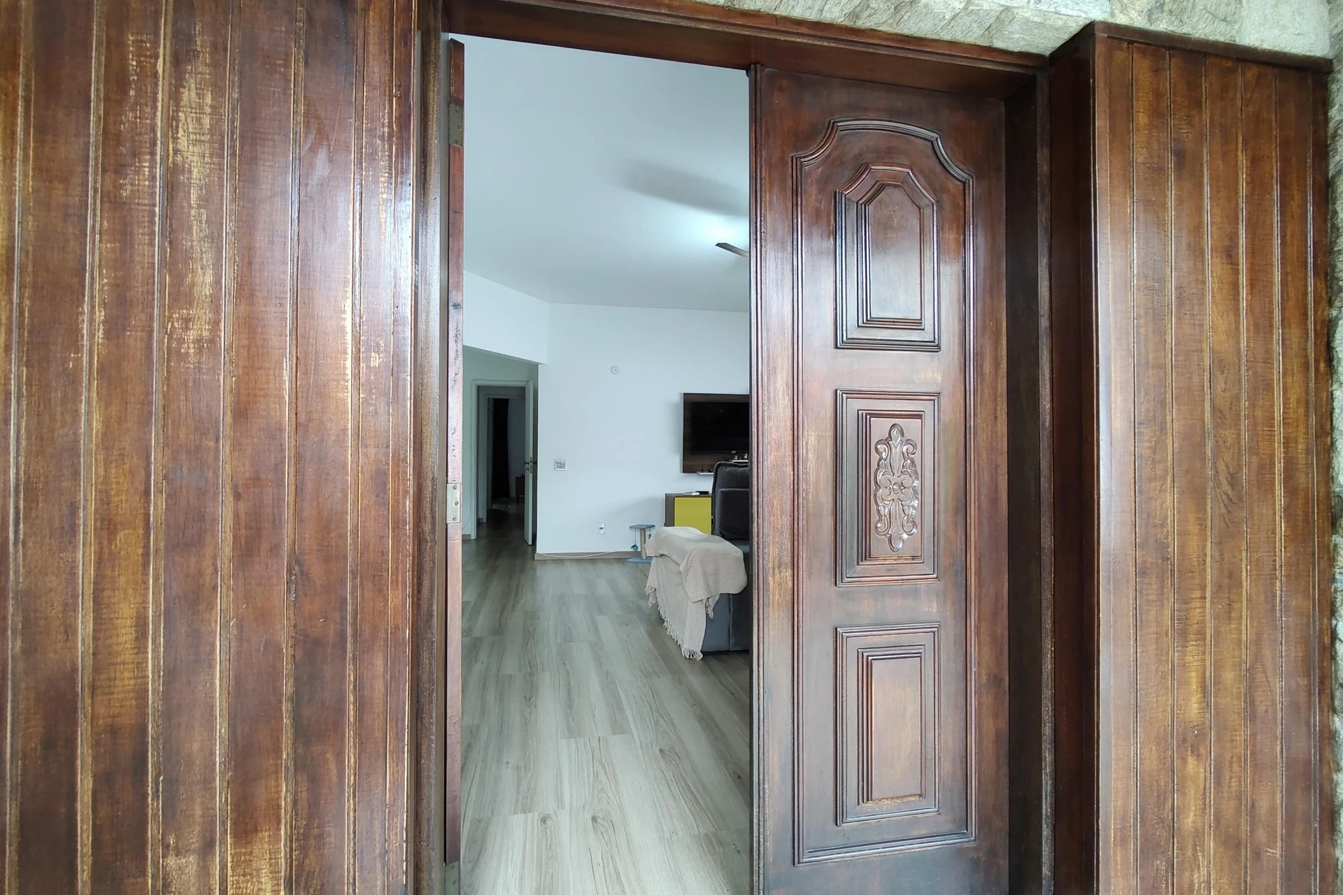 Jacuzzi y 3 dormitorios: casa de 742 m² — photo 23
