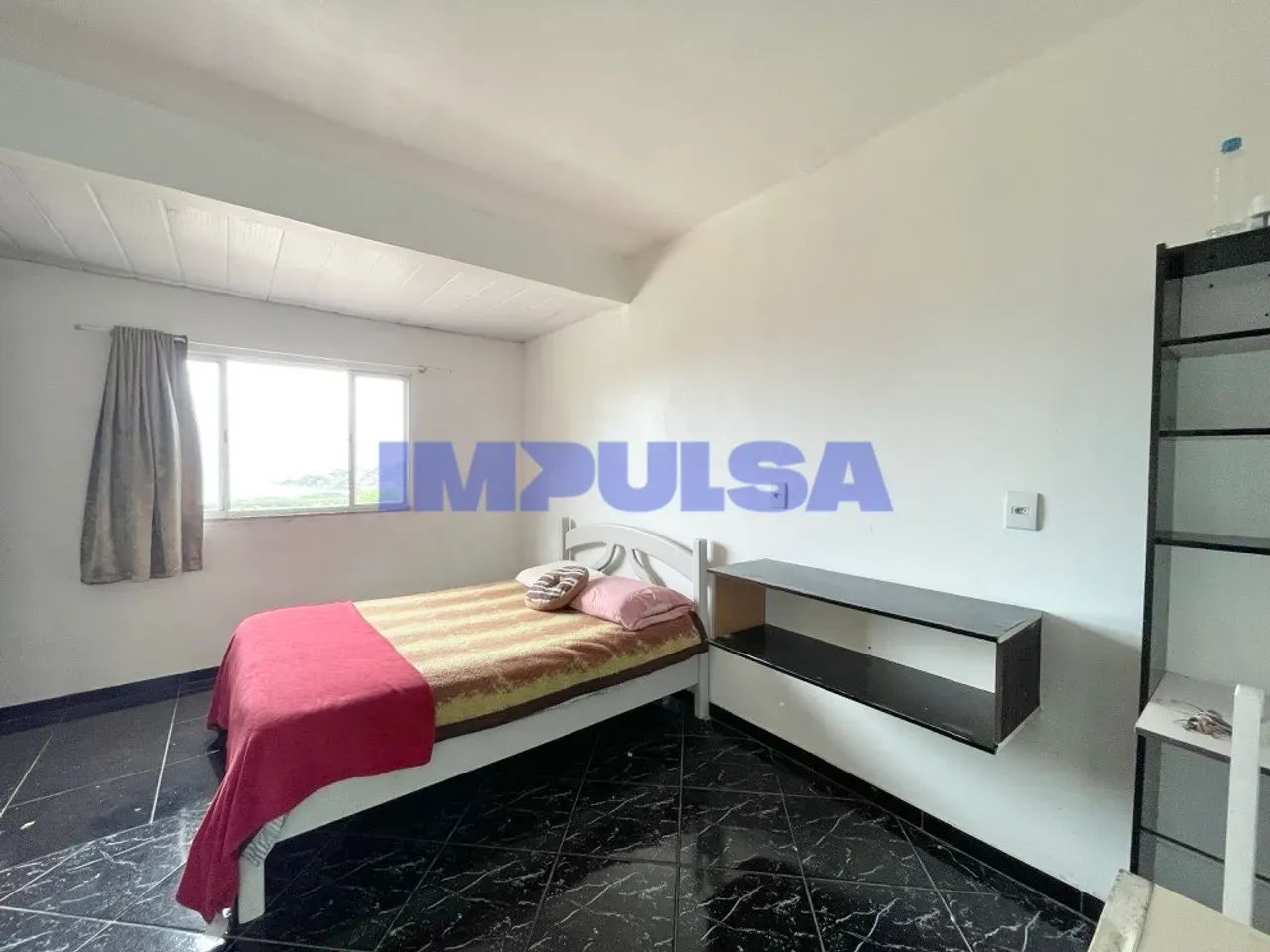 Furnished studio with 1 bedroom and separate kitchen — photo 9