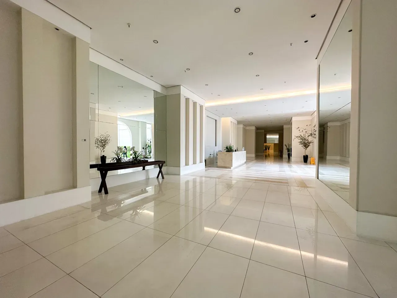 Unfurnished 3-bedroom apartment with 3 bathrooms — photo 13