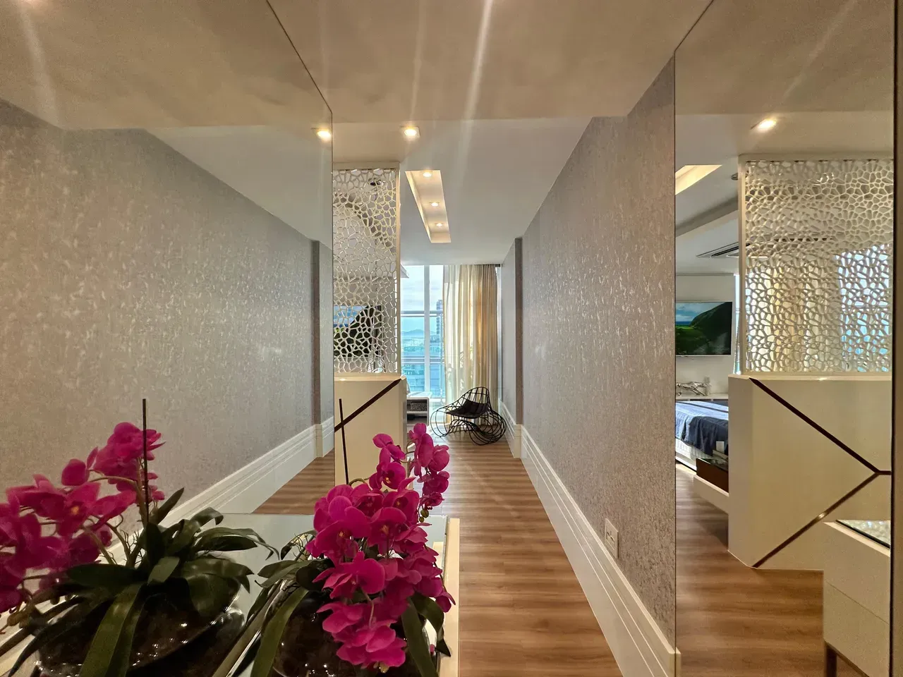 Furnished 4-bedroom apartment with 800 m² and 5 baths — photo 16
