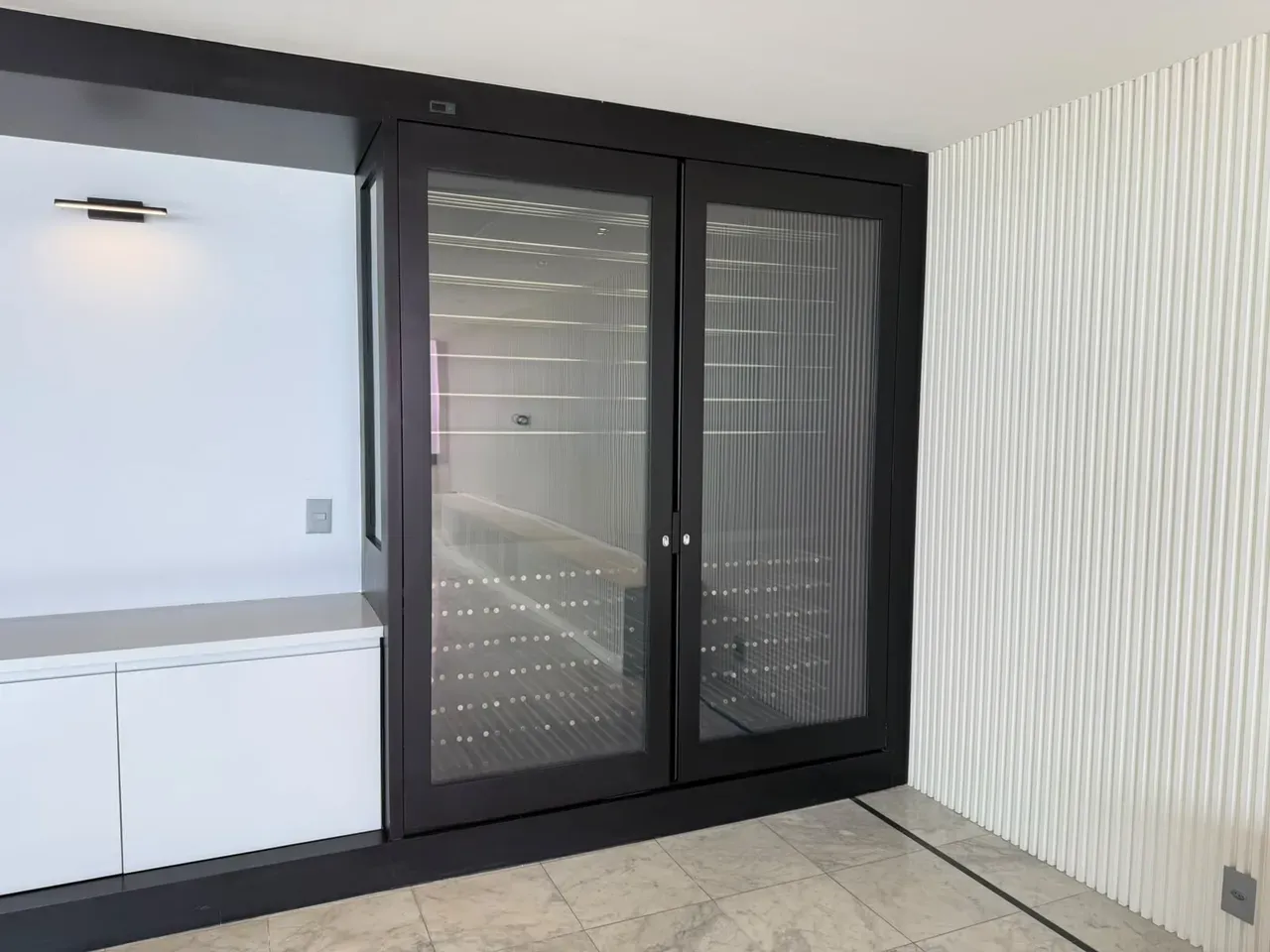 Apartamento de 465 m² com vista para a água e banheira — photo 30