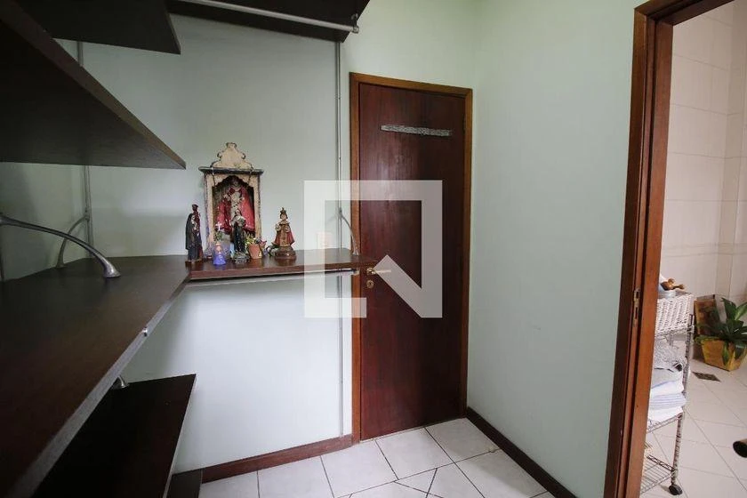 Casa de 700 m² con bañera y vestidor — photo 35