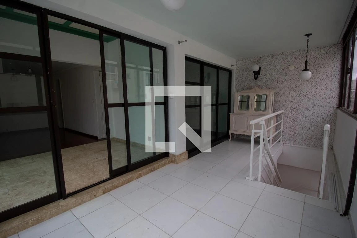 Apartamento sem mobília com 3 quartos e 5 banheiros — photo 50