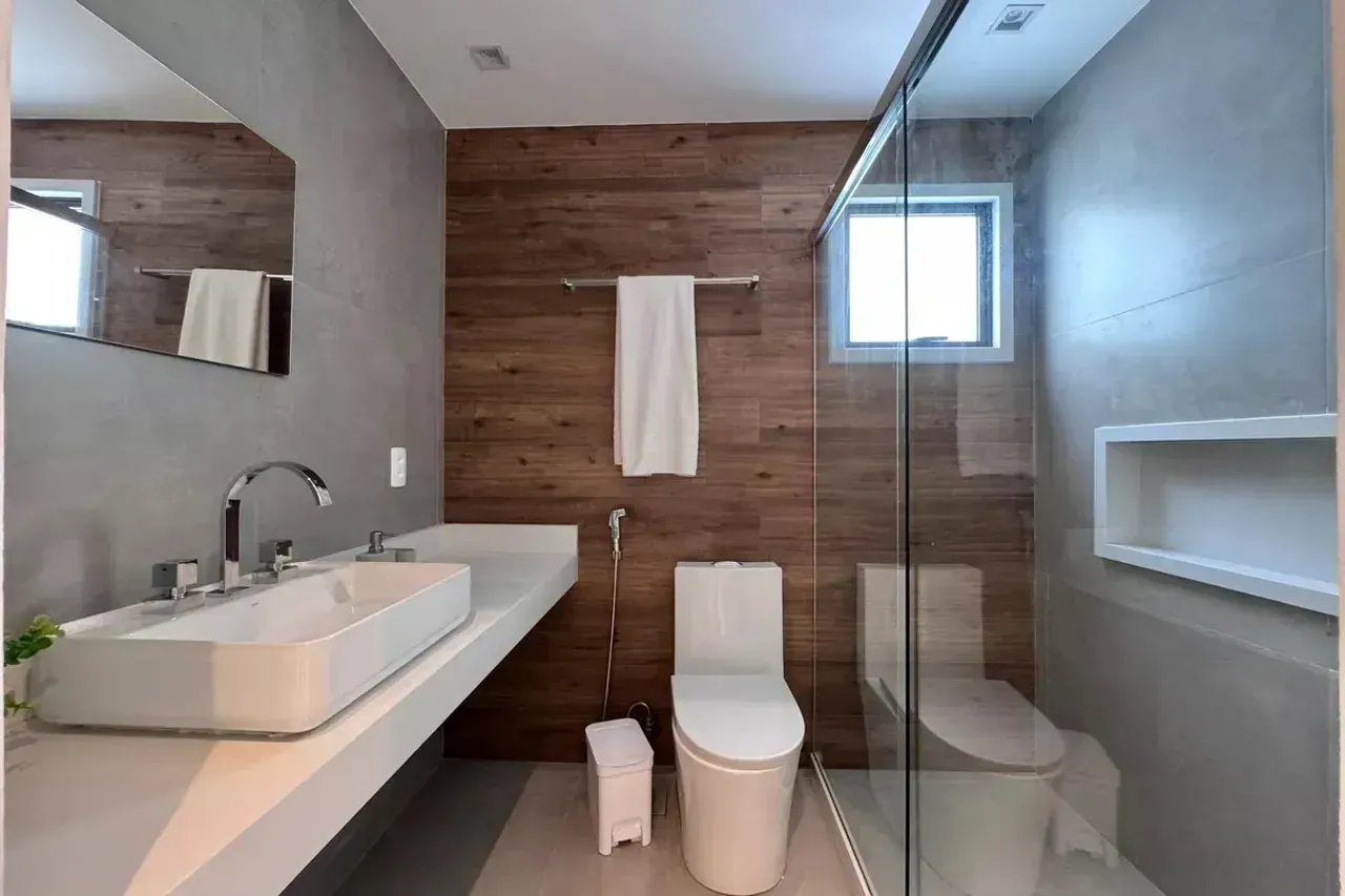 Casa de 4 dormitorios con ventanales de piso a techo — photo 12