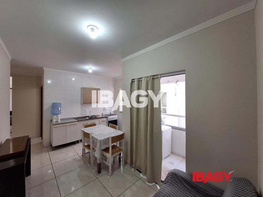 Furnished 2-bedroom apartment with a laundry tanque — photo 12
