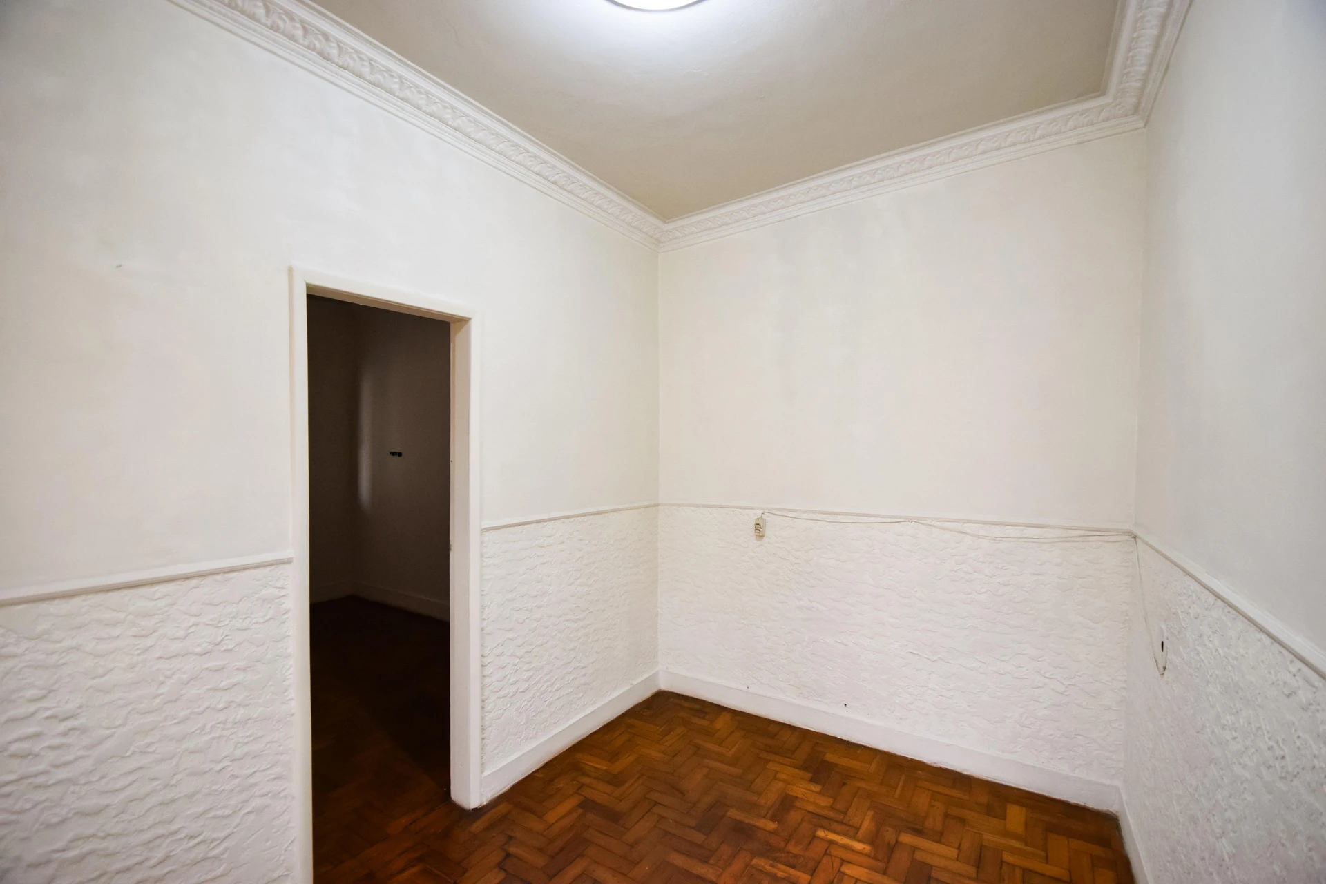 Apartment, 42 m², with wood or laminate floors — photo 16