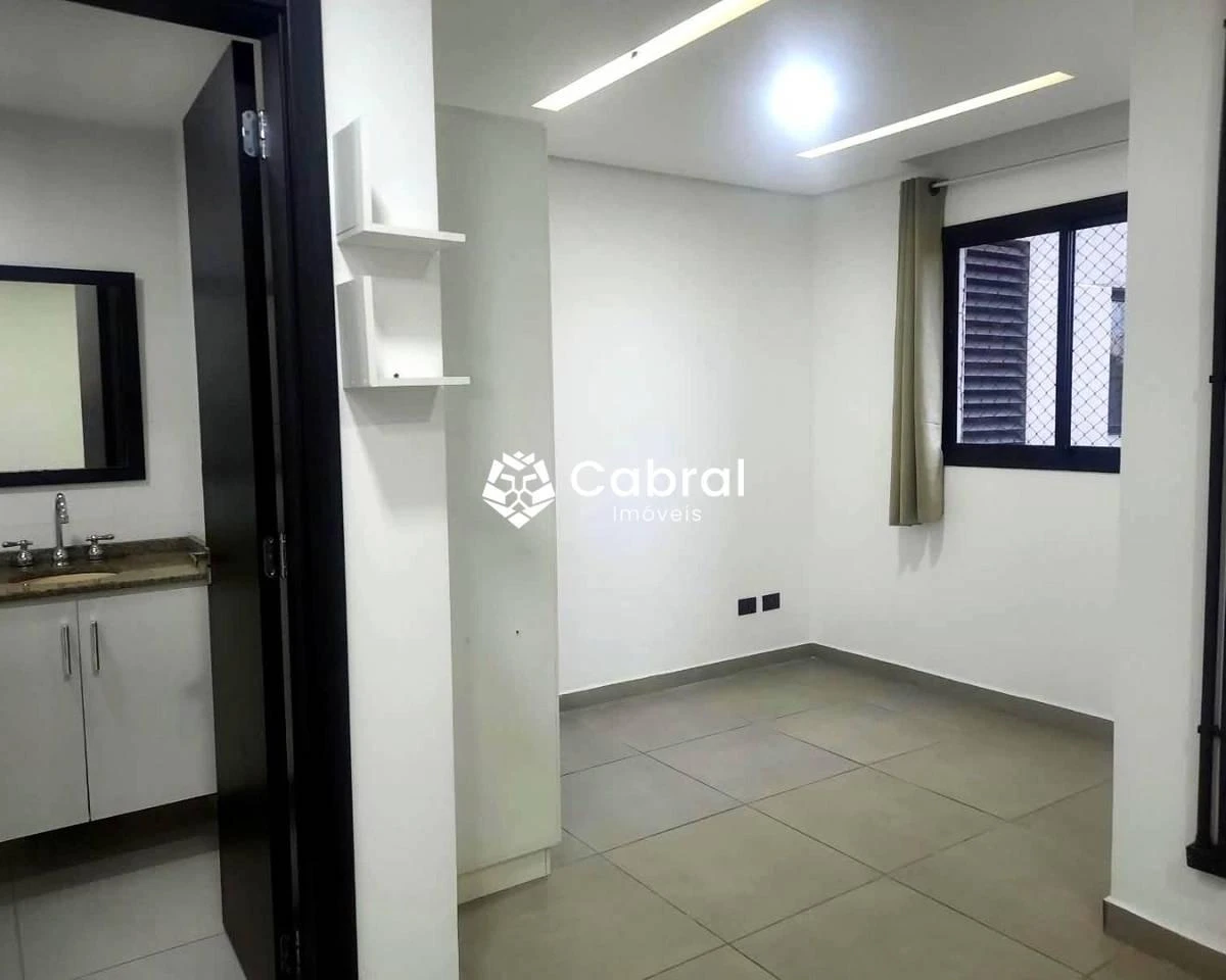 Balcony with a grill in a one-bedroom apartment, 35 m² — photo 11