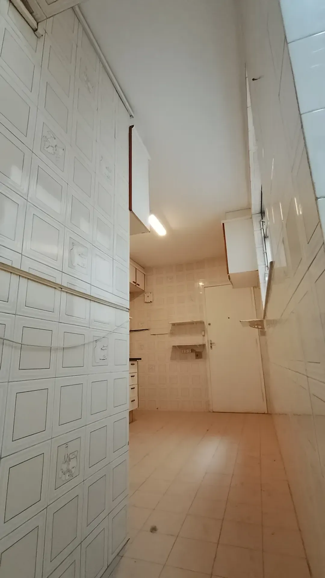 Apartamento no 4º andar com piso de madeira ou laminado — photo 29