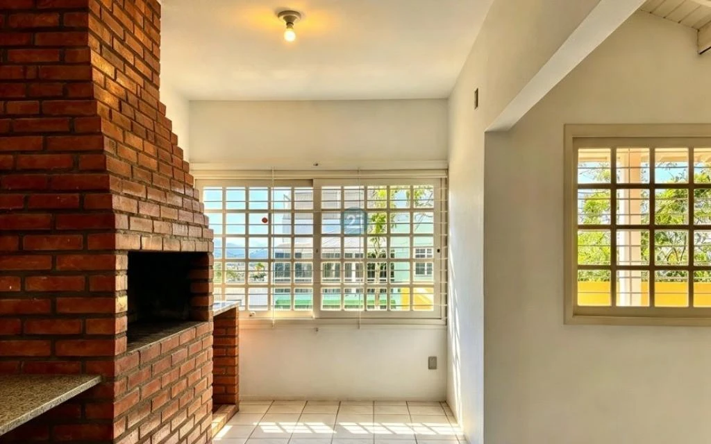 4-bedroom house with a grill on the balcony in Florianópolis — photo 12