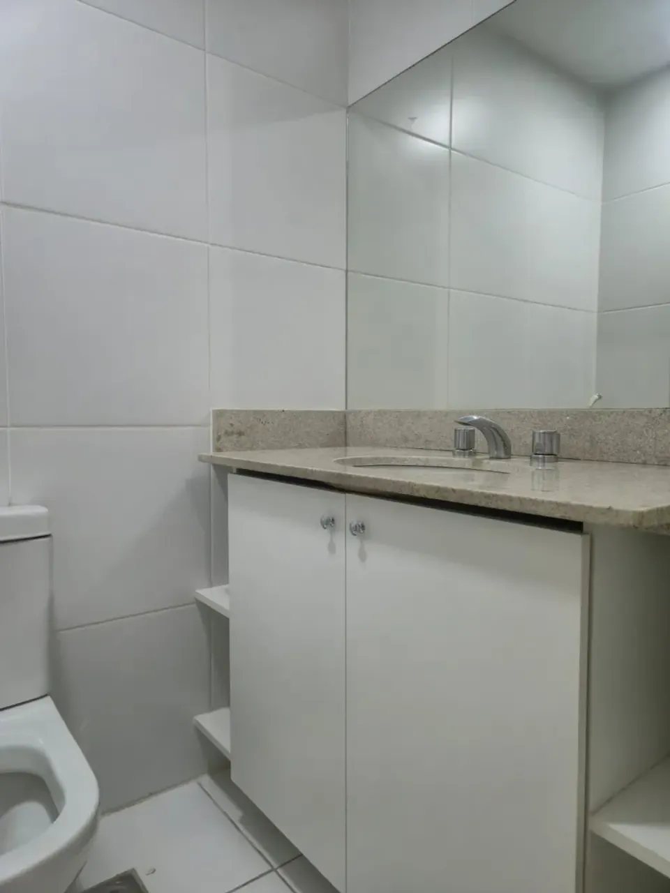 2-bedroom apartment with a separate kitchen and 2 baths — photo 12