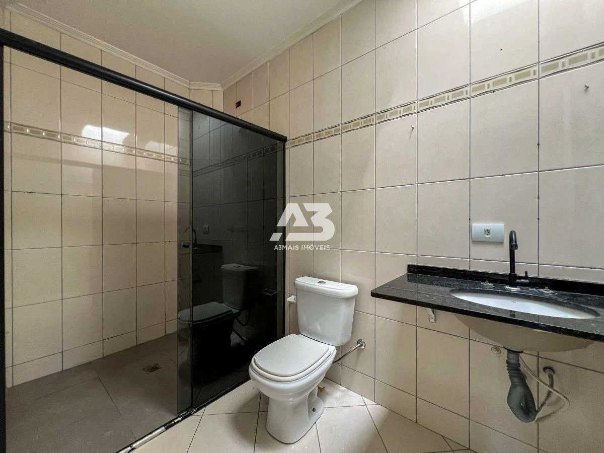 4-bedroom house with a washing machine in Curitiba — photo 4