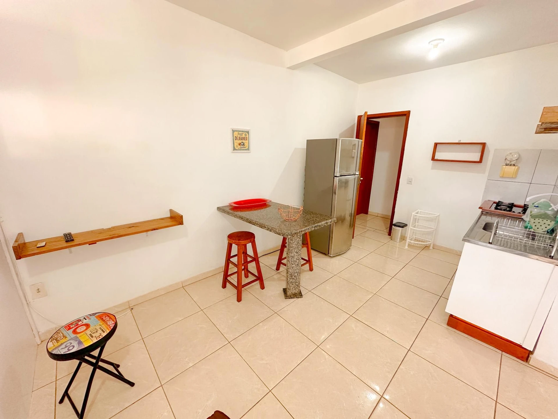 Apartamento amueblado de 1 dormitorio con balcón — photo 10