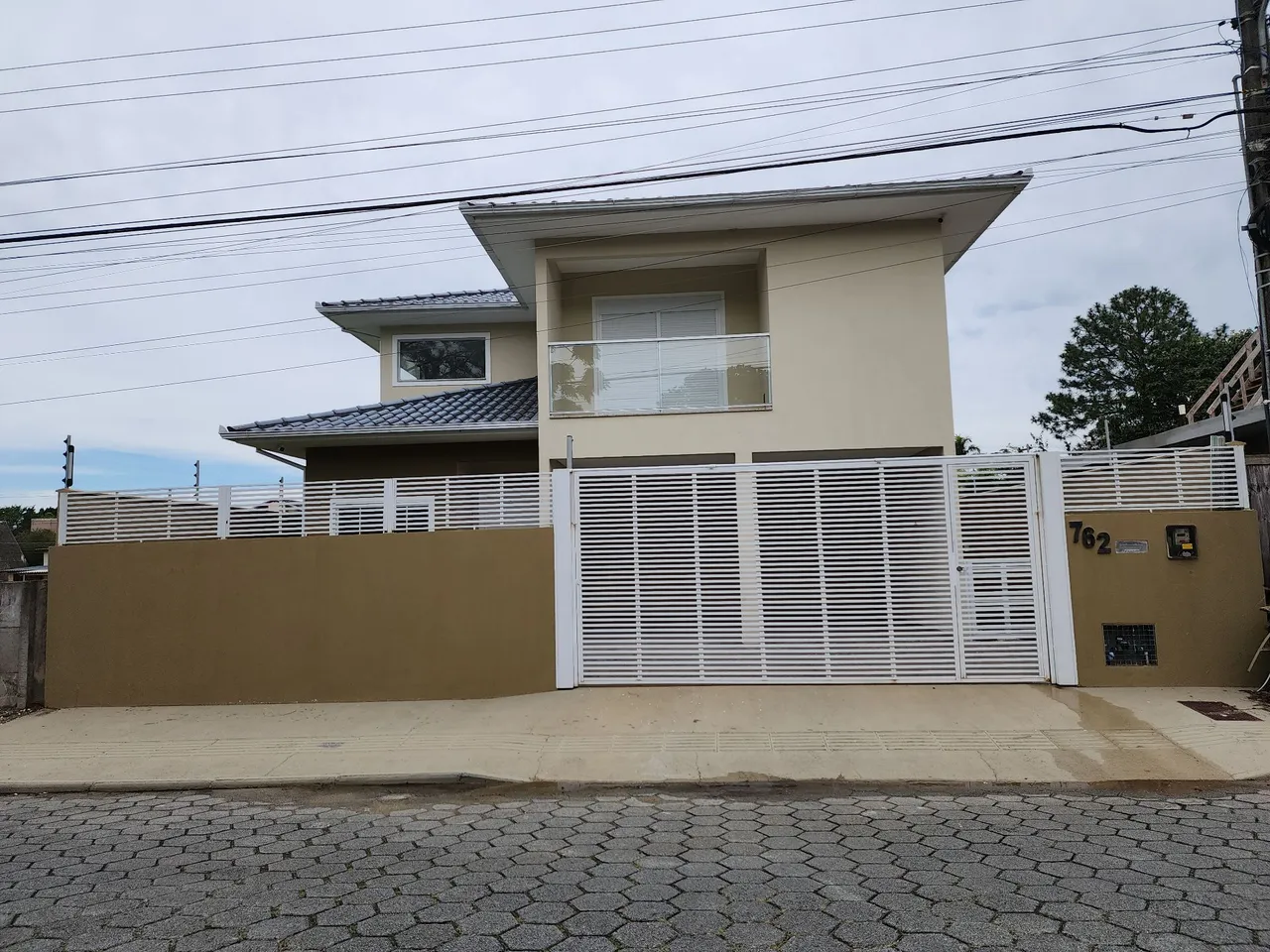 Furnished house, 160 m², with a glass-enclosed balcony — photo 6