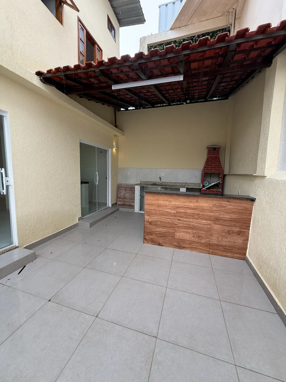 House with 2 bedrooms and a built-in grill on balcony — photo 4