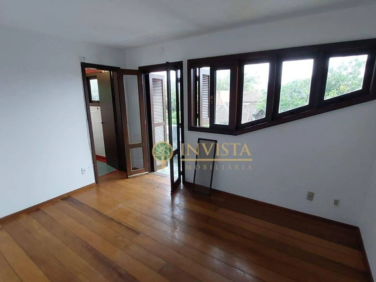 Балкон з грилем та 3 спальні: будинок 735 м² — photo 9