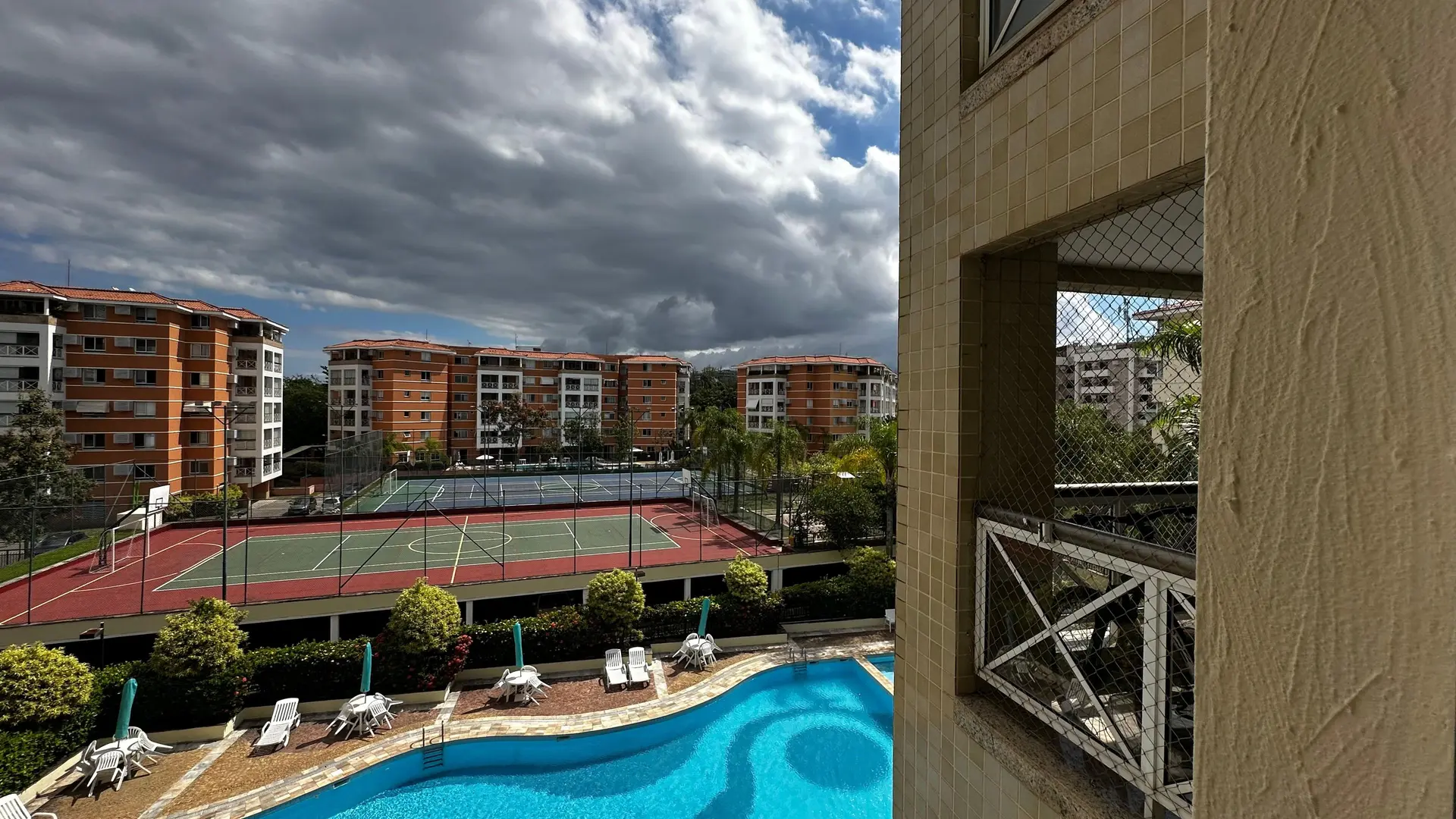 Furnished apartment with 2 bedrooms and a balcony — photo 11