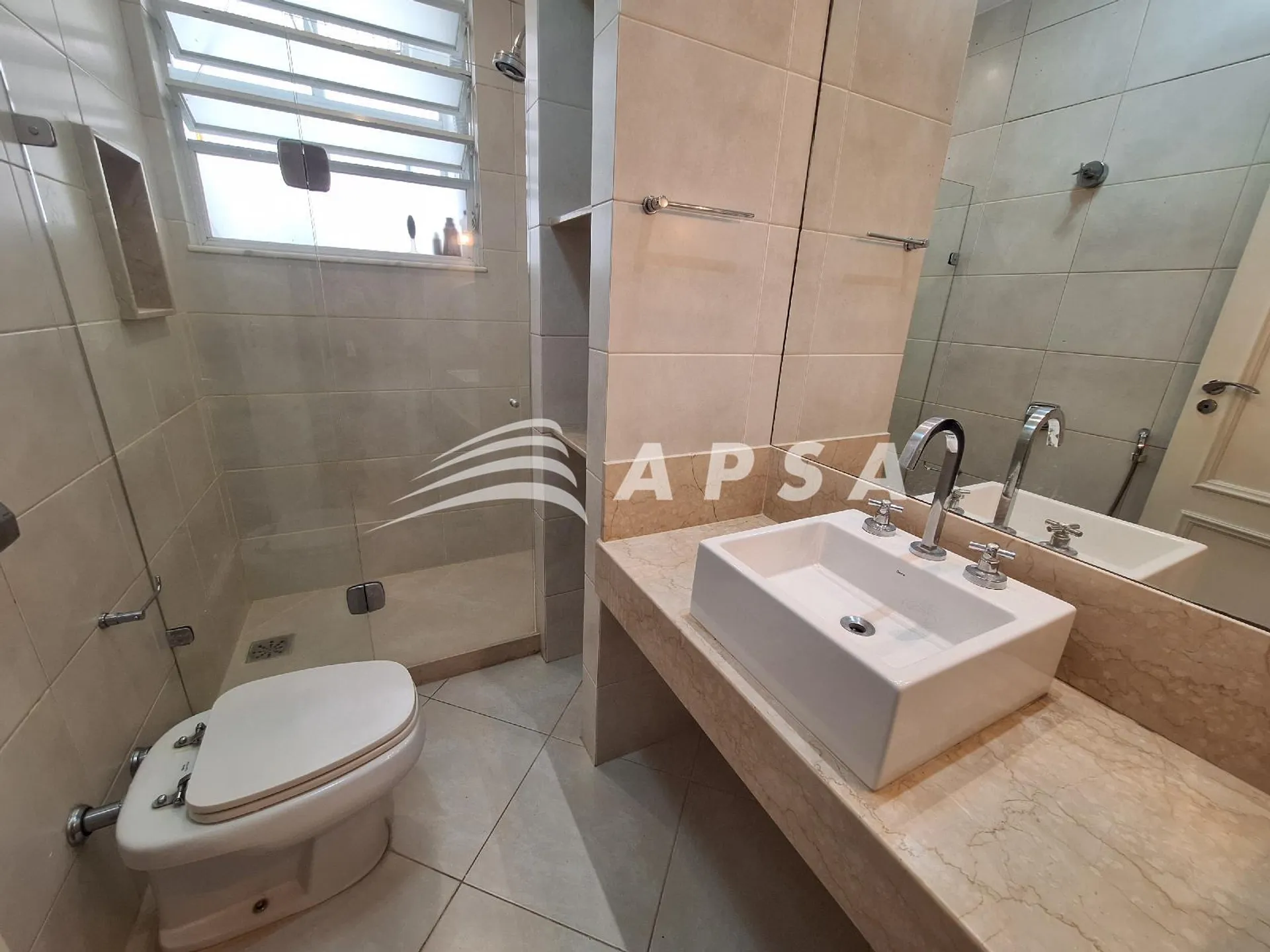 3-bedroom apartment with a home office in Rio de Janeiro — photo 17