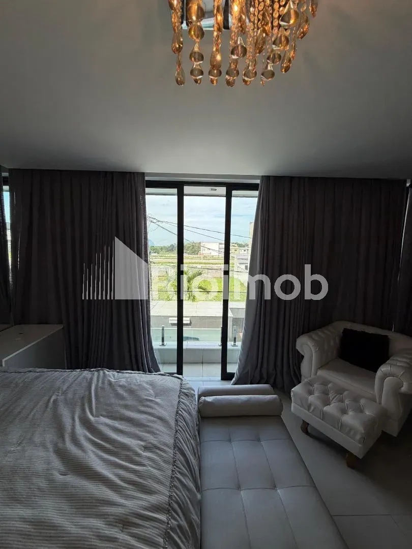 5-bedroom house with a bathtub in Rio de Janeiro — photo 28