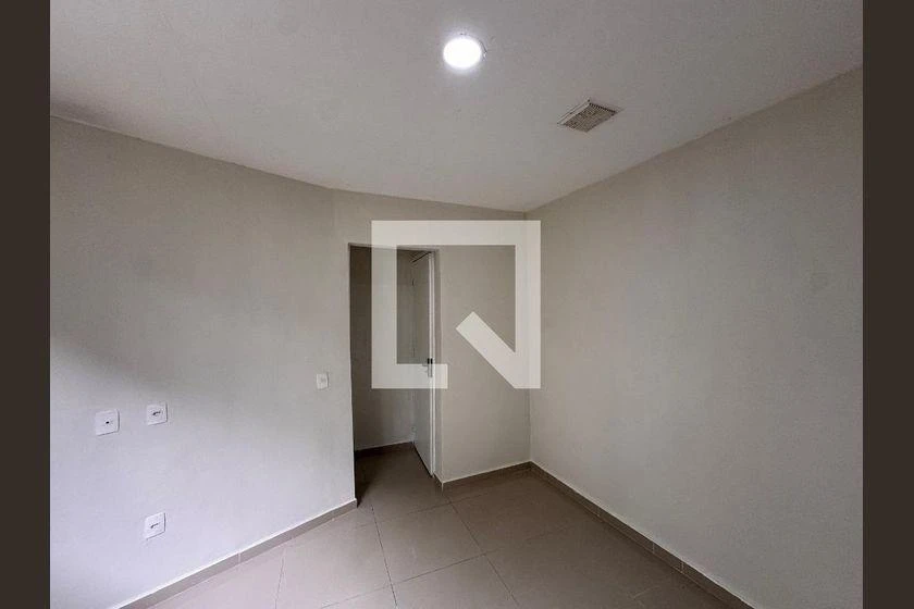 Balcony with a grill in a 2-bedroom house, 165 m² — photo 14