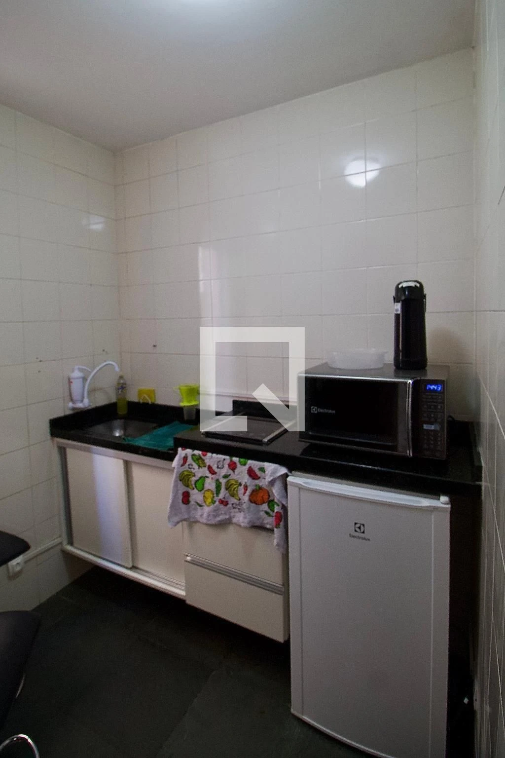 One-bedroom apartment with a washing machine in Curitiba — photo 2