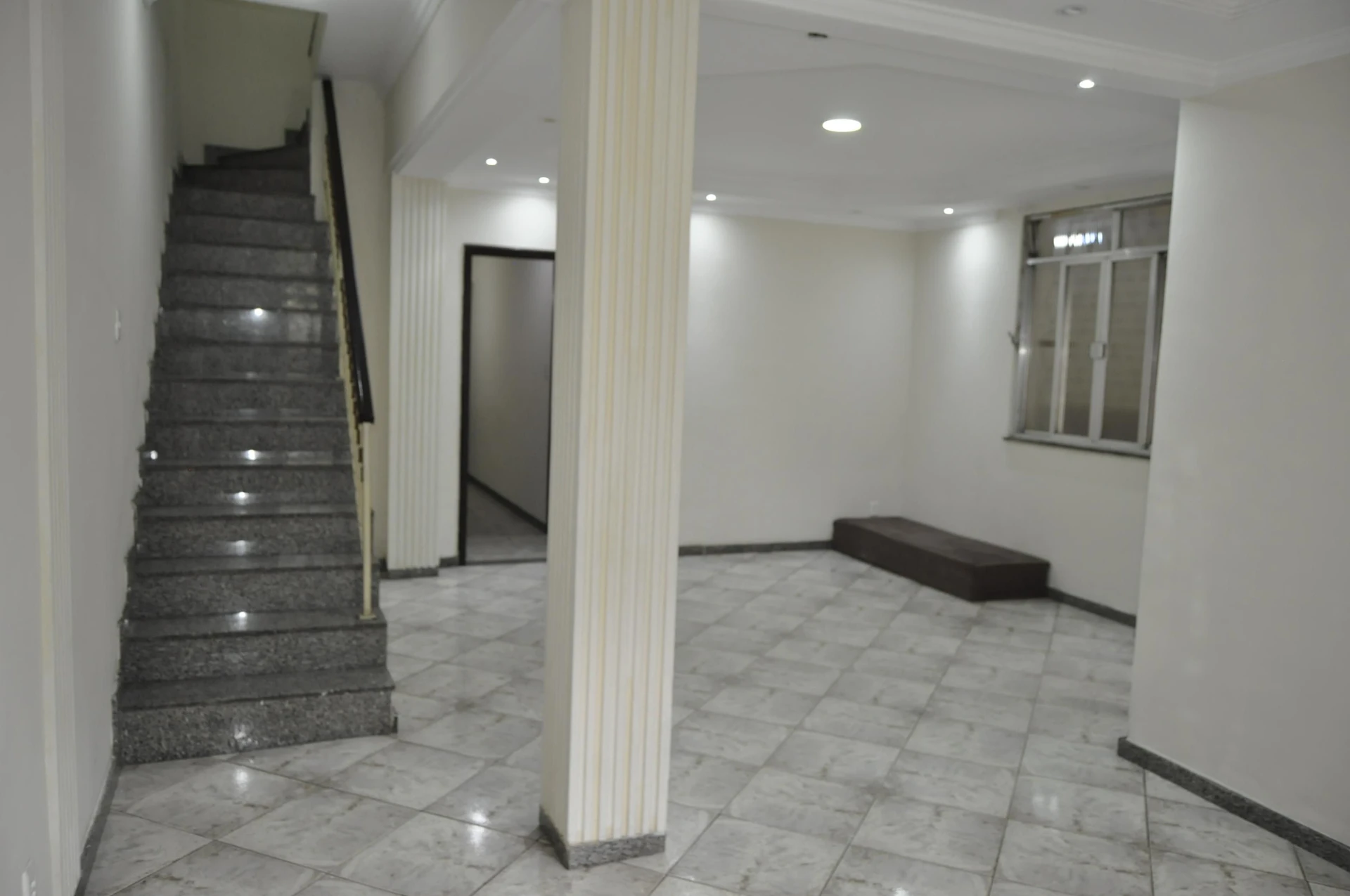 Casa de alquiler con 5 habitaciones y jardín privado — photo 3