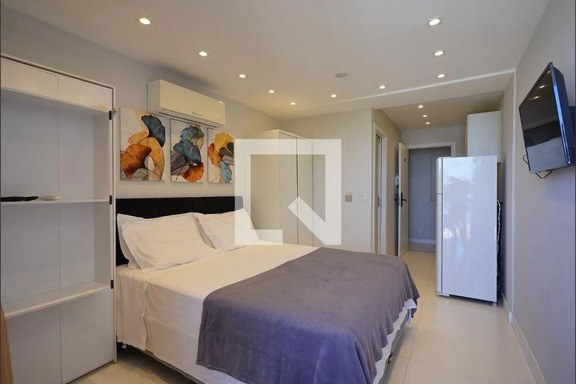 Furnished 1-bedroom apartment with built-in wardrobes — photo 4