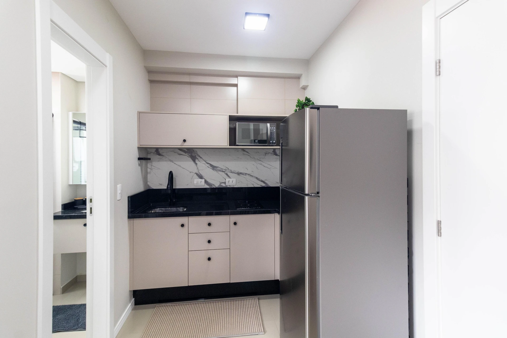 One-bedroom apartment with a home office in Curitiba — photo 2