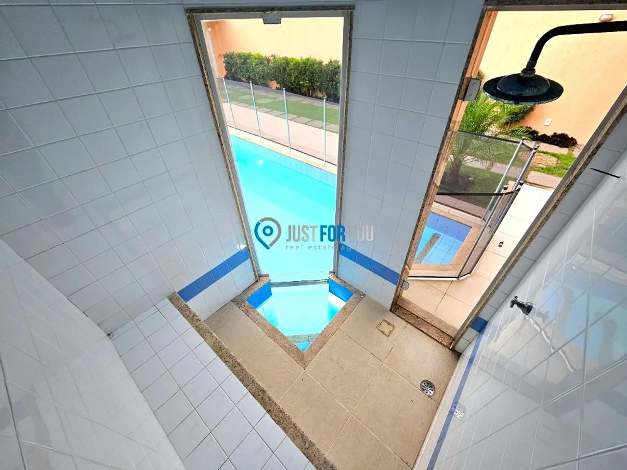 House with 5 bedrooms, 300 m² and a closed gas kitchen — photo 19