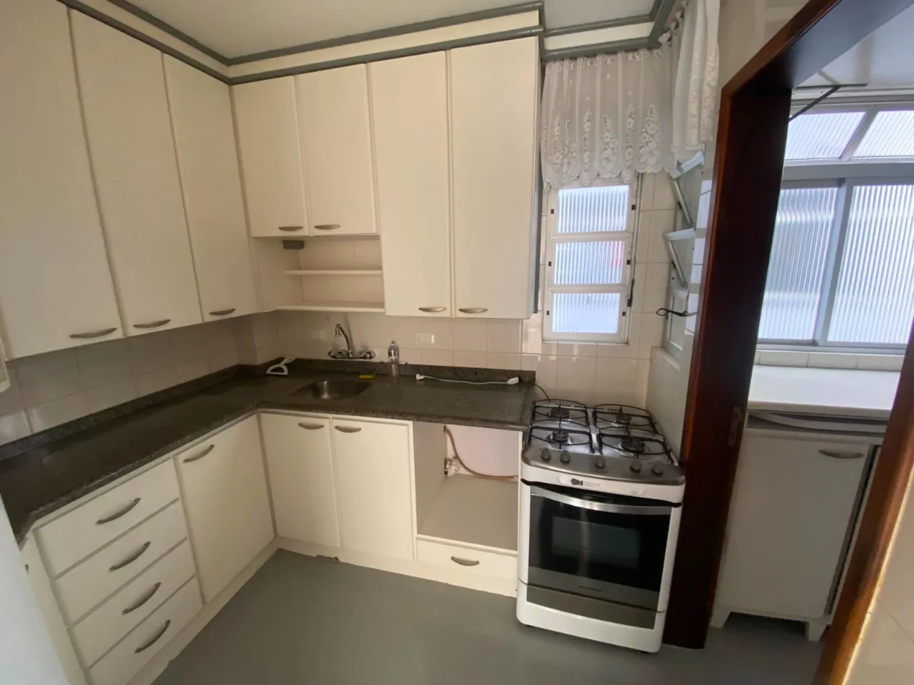 Furnished 111 m² apartment with 3 bedrooms and balcony — photo 2