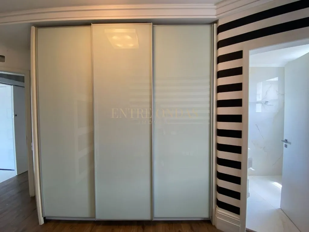 Вид на воду та 4 спальні: квартира 304 м² — photo 38