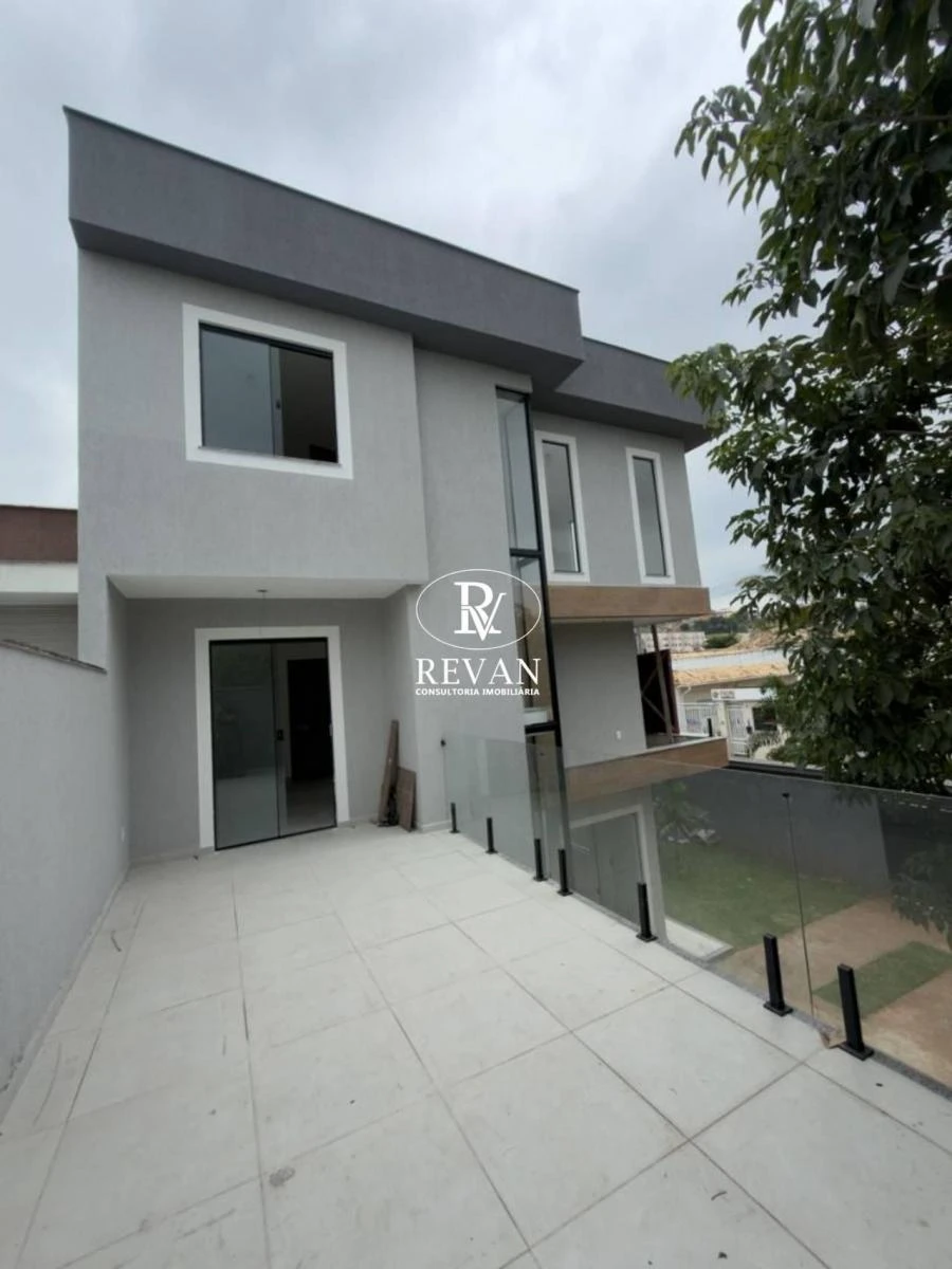 Floor-to-ceiling windows in a 4-bedroom house, 157 m² — photo 8