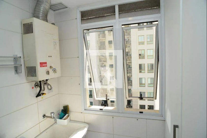 Apartamento com 2 quartos e cozinha fechada com fogão a gás — photo 15