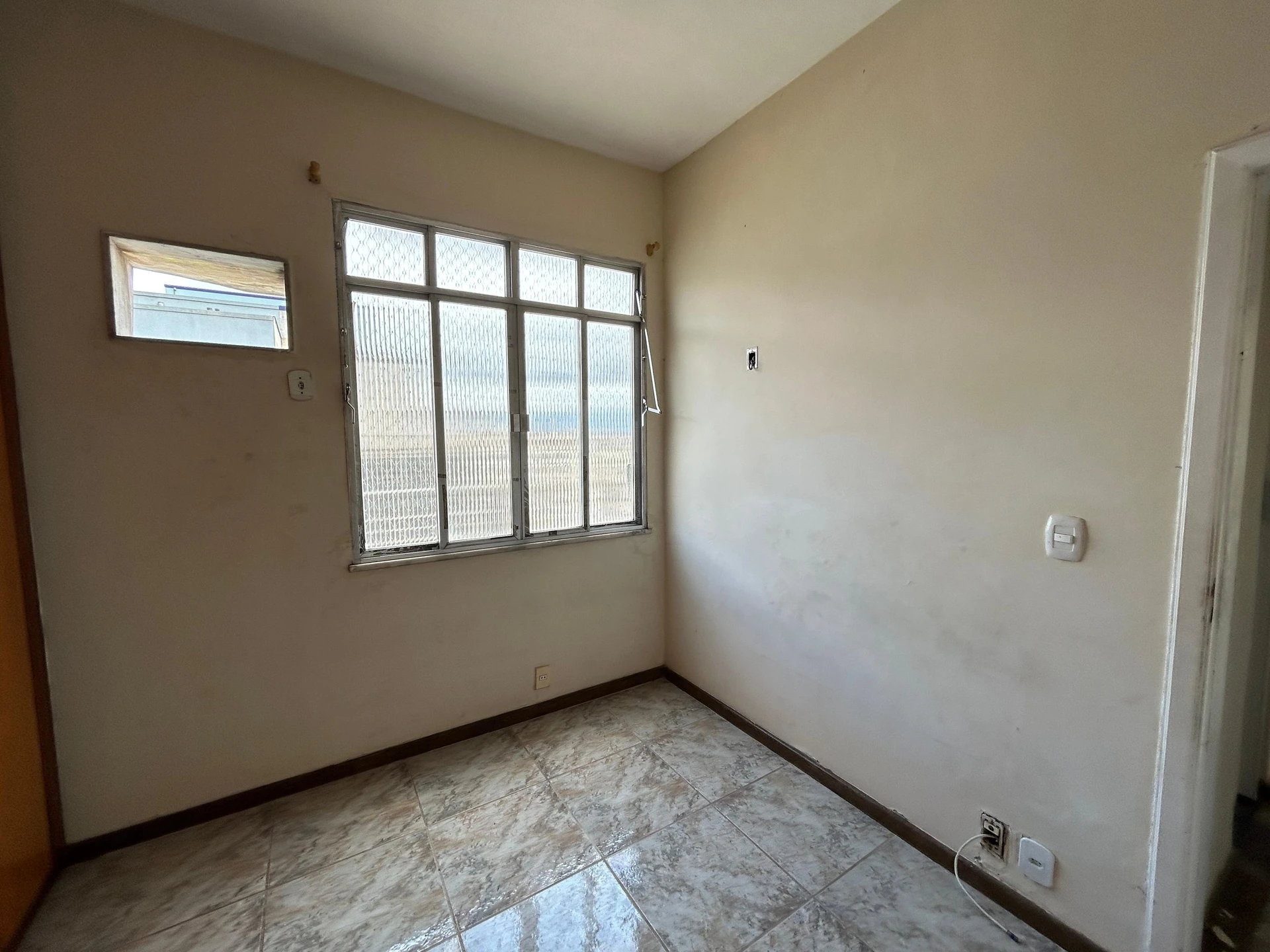 3-bedroom apartment with a walk-in closet — photo 27