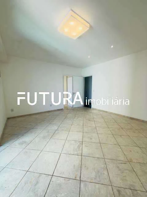 250 m² apartment with 4 bedrooms and 3 parking spots — photo 8