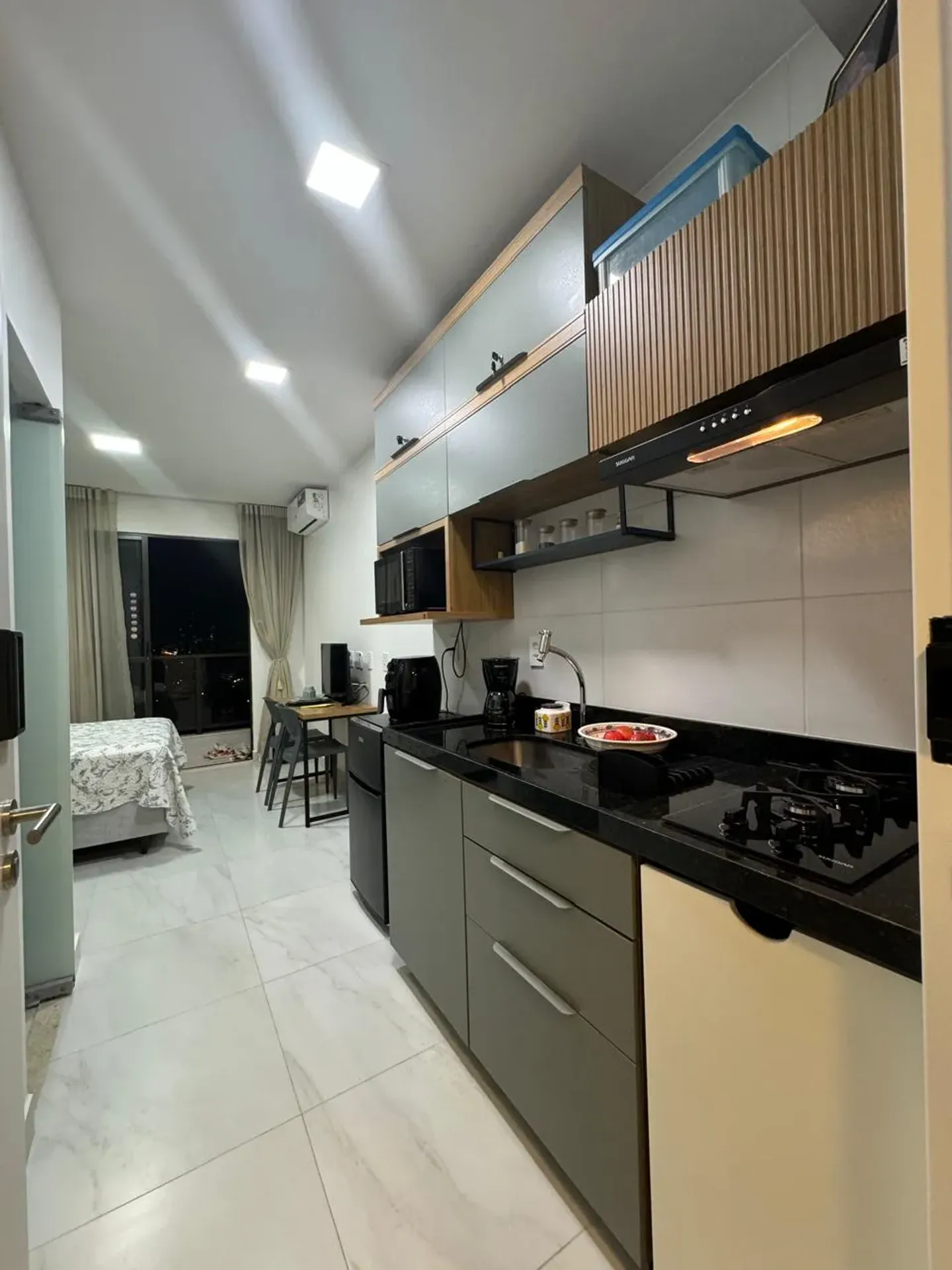 Apartamento mobiliado de 1 quarto com cozinha americana