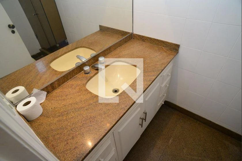 Apartamento para aluguel com 3 quartos e varanda de vidro — photo 13