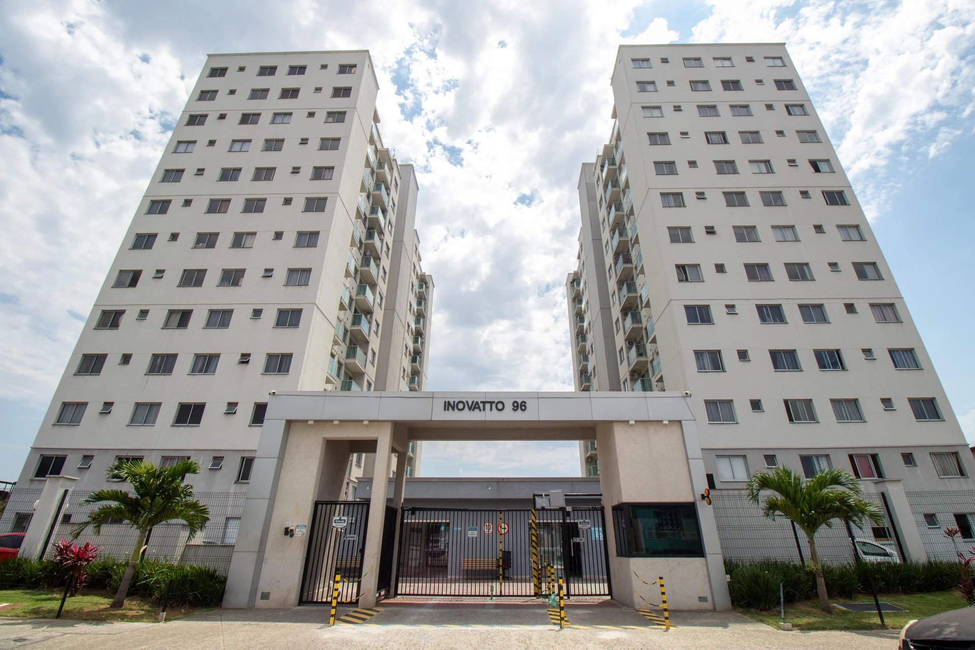 Apartamento de 2 quartos em condomínio com academia — photo 2
