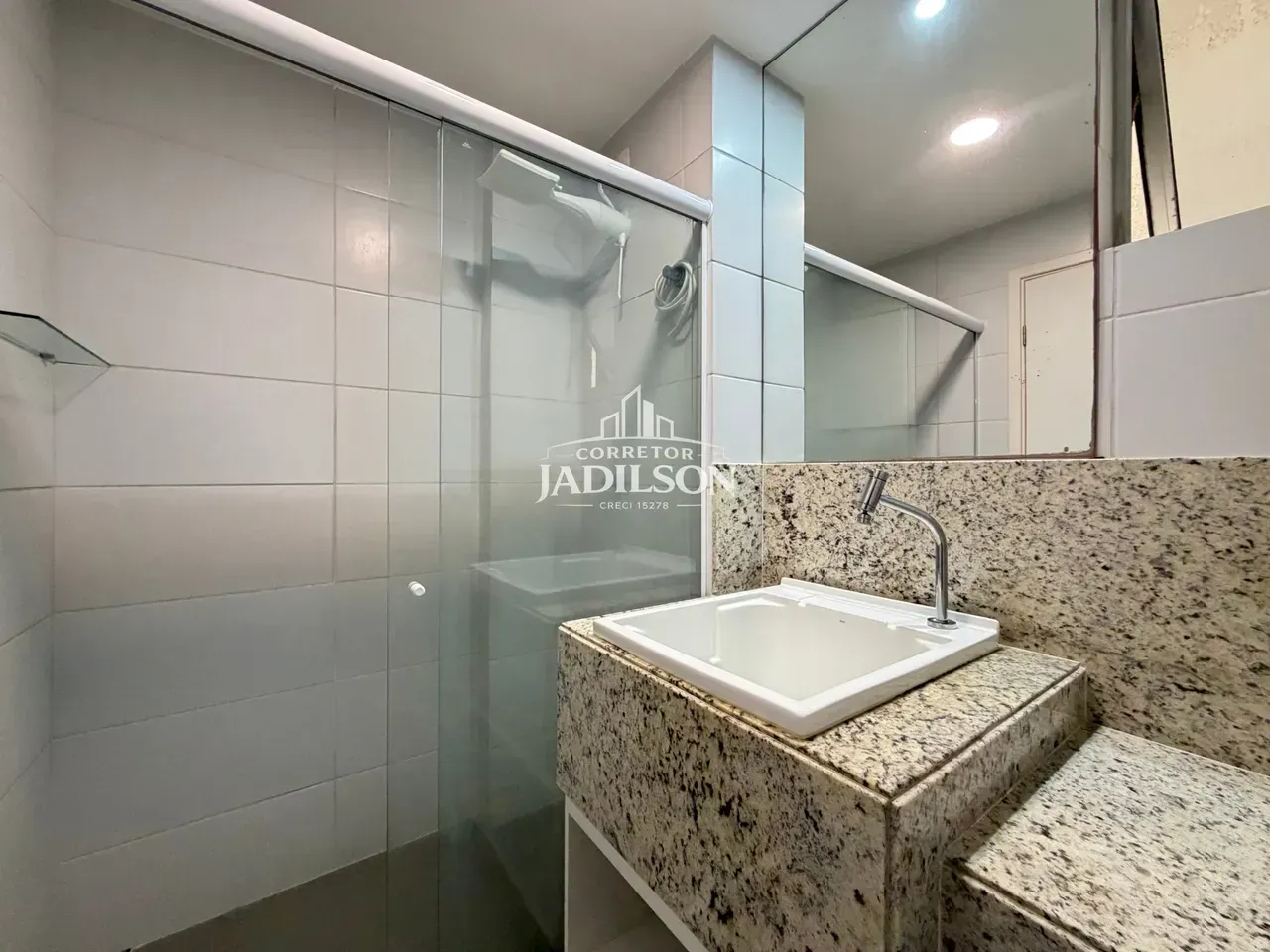 2-bedroom apartment in a building with a gym — photo 17