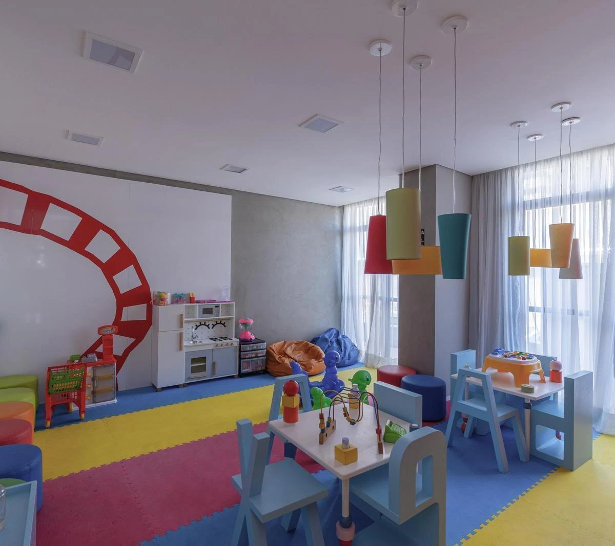 Квартира з 2 спальнями, скляним балконом і 110 м² — photo 13